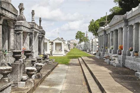 self guided cemetery tour new orleans|free st louis cemetery tour.